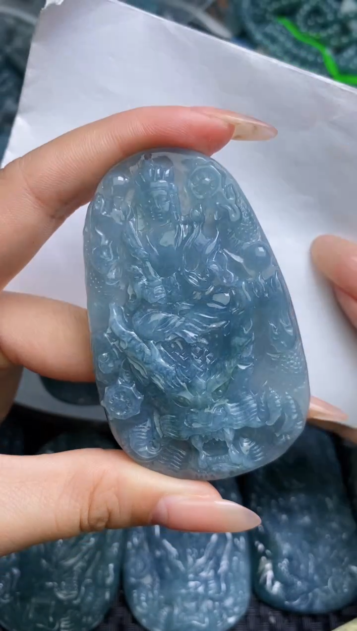 【闪购商品】翡翠颈饰未镶嵌          