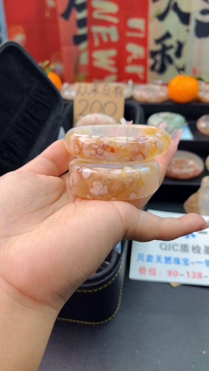 【闪购商品】石英质玉手镯未镶嵌赠送镯心（56圈口）