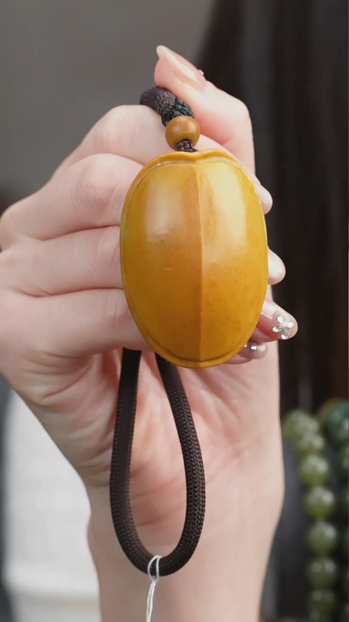 未镶嵌岫岩河磨玉（透闪石质玉）把件清****无富甲一方