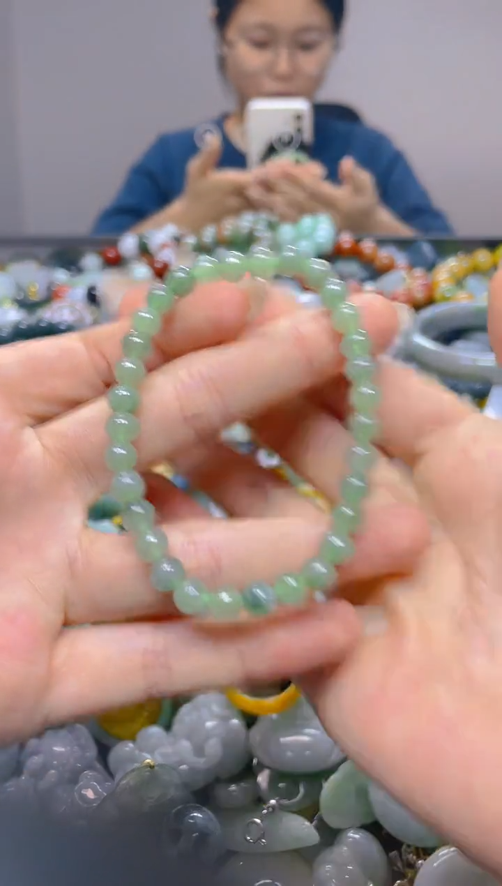 颈饰未镶嵌翡翠5MM/T/翡翠A货，一件也是批发价