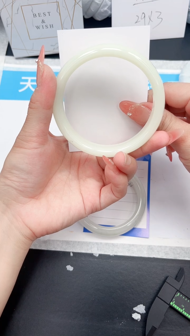 手镯石英质玉未镶嵌176-66.2