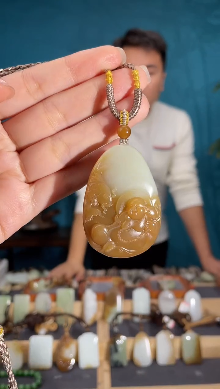 颈饰未镶嵌和田玉1