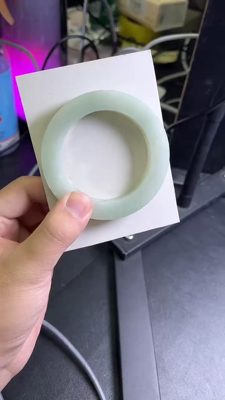 未镶嵌手镯定制翡翠辉**?定制