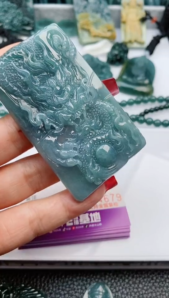 【闪购商品】翡翠颈饰未镶嵌                