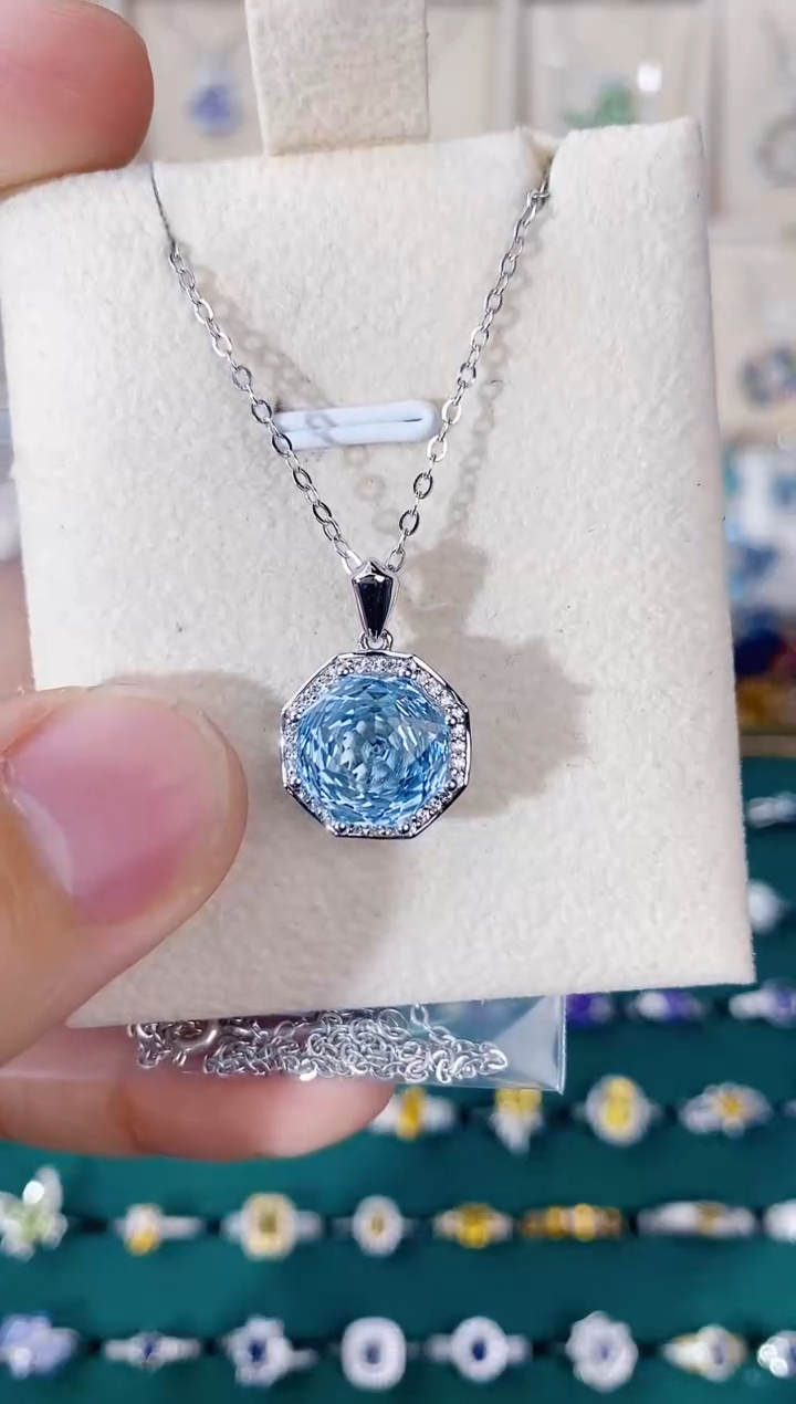 【闪购商品】托帕石吊坠银S925镶嵌带证书