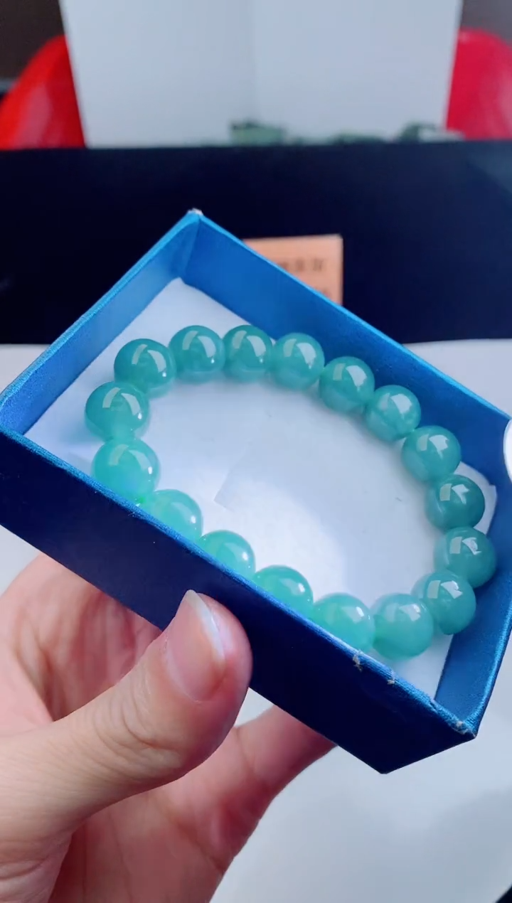 颈饰未镶嵌翡翠       `