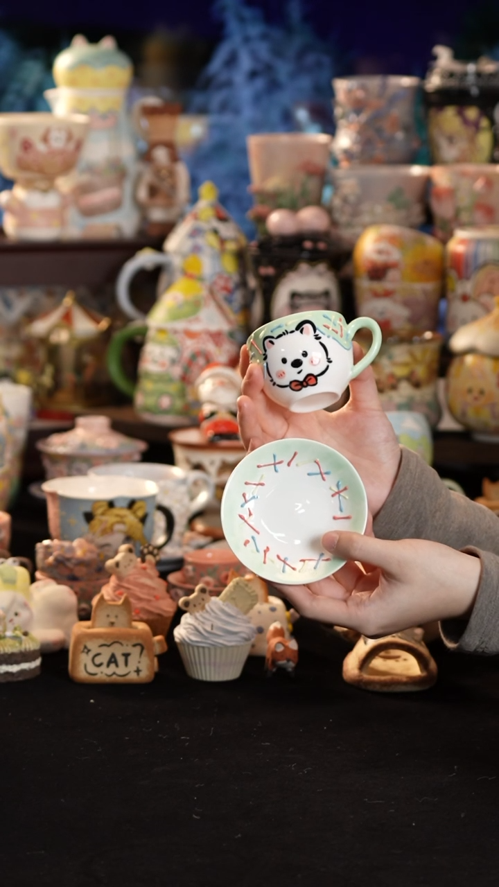 摆件陶景德镇釉下彩手绘设计师款陶瓷