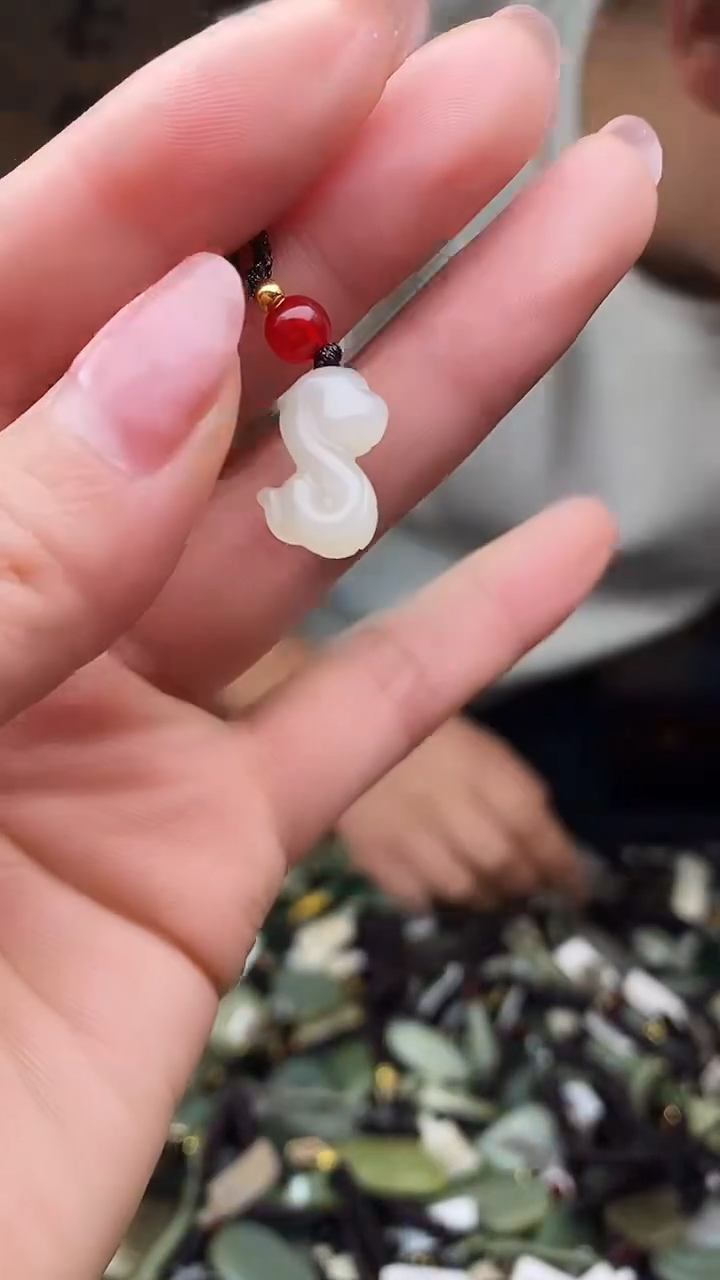 颈饰未镶嵌和田玉多样性发货，拍一发一