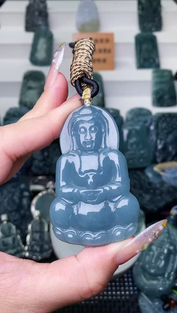 颈饰未镶嵌翡翠 