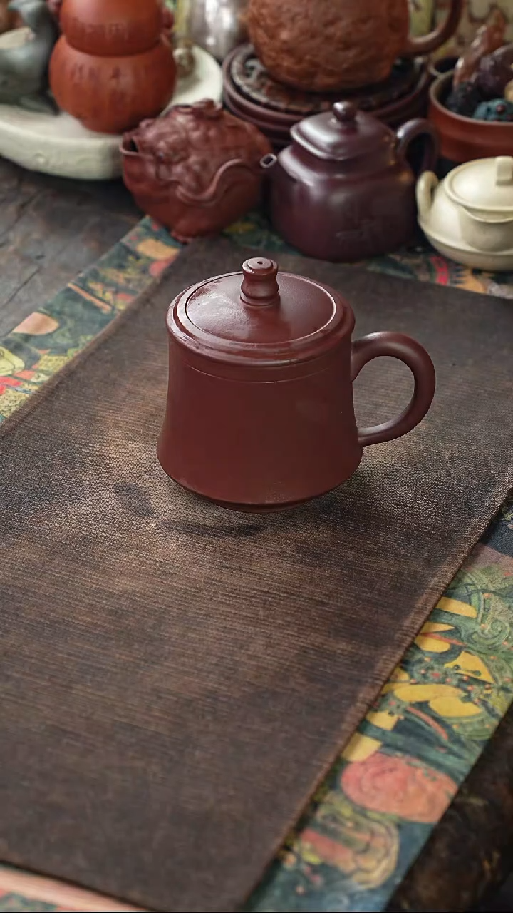  底槽清光素紫砂盖杯