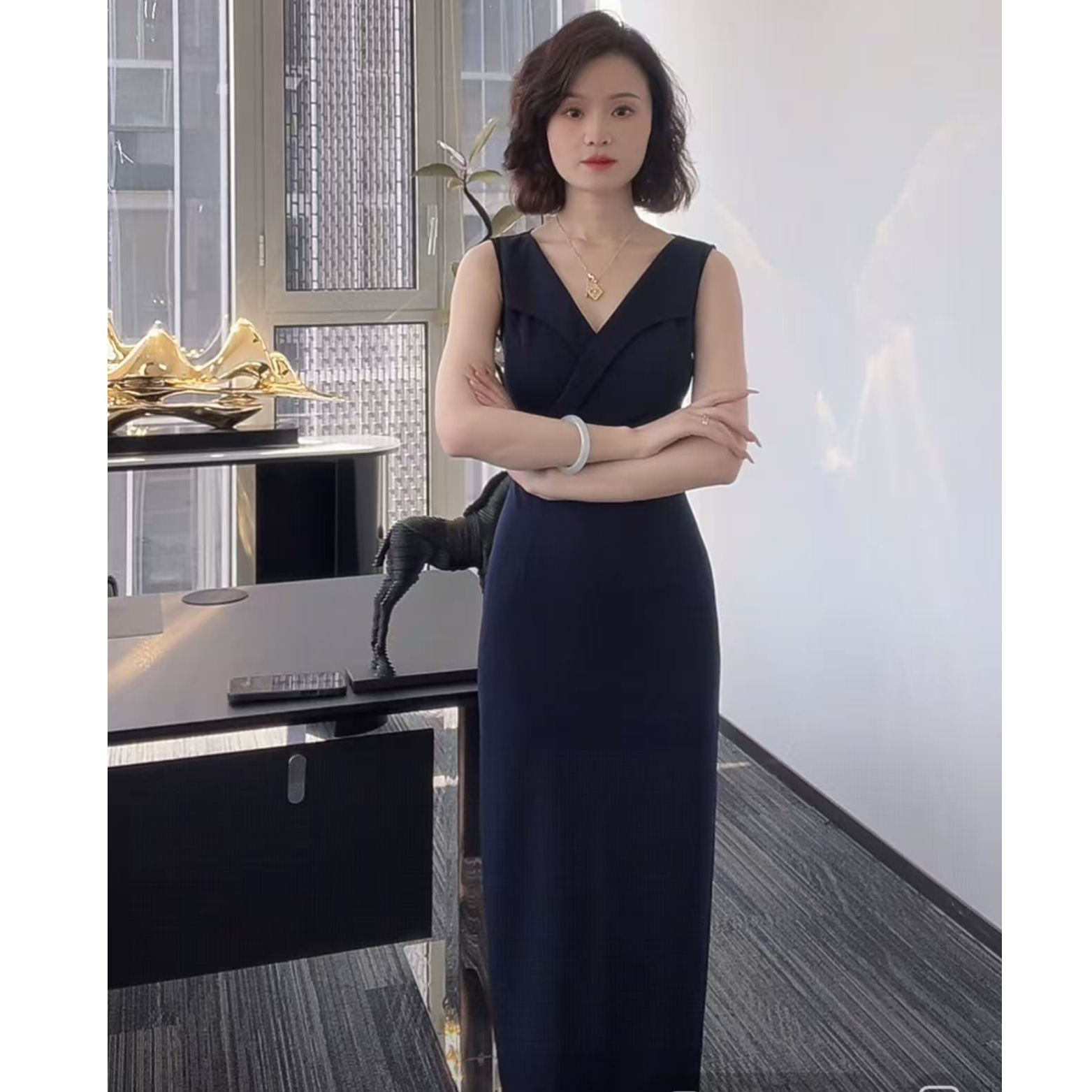 彩彩家【蓝湖碧波】夏季新款日常收腰款气质遮肉藏青色连衣裙