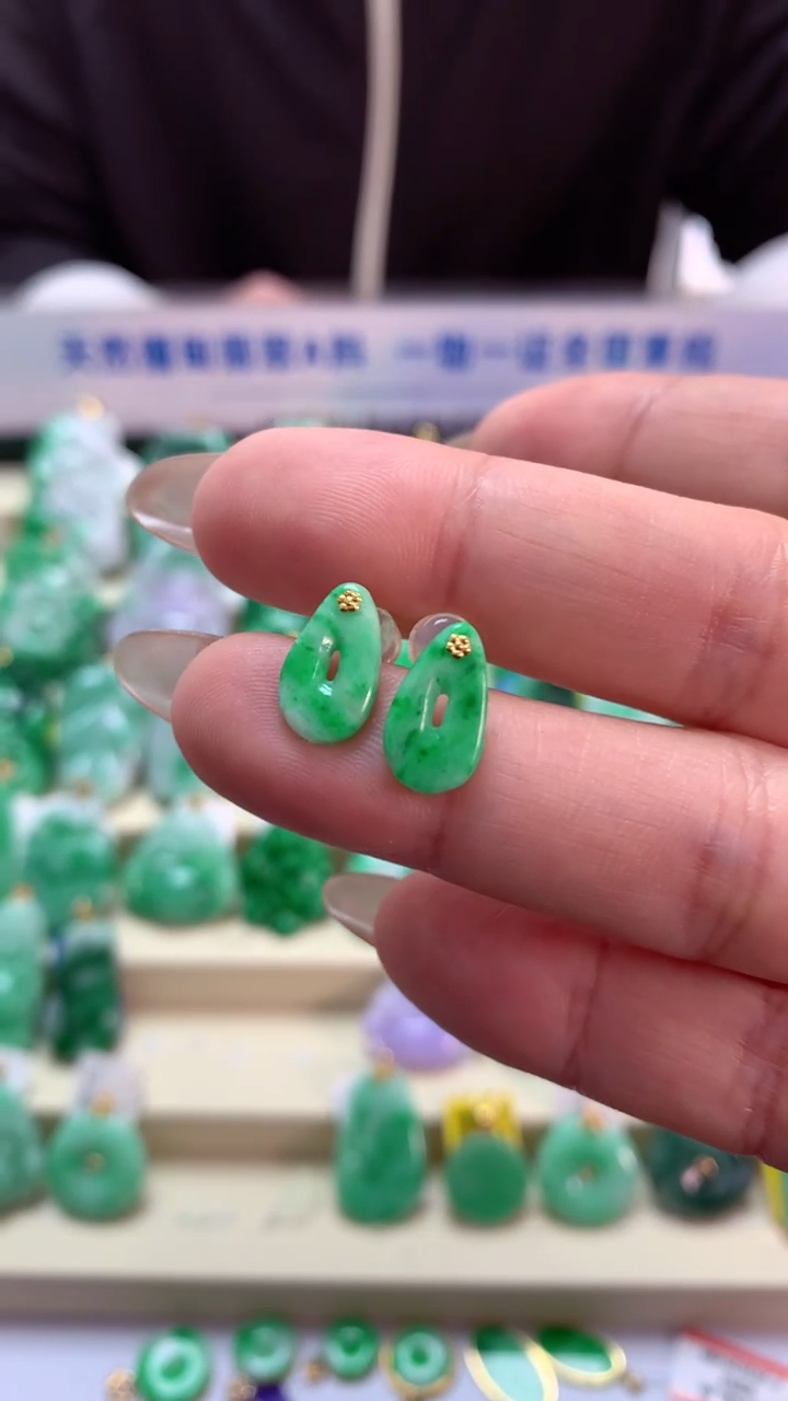 【闪购商品】翡翠吊坠(不含链)18K金镶嵌挂件