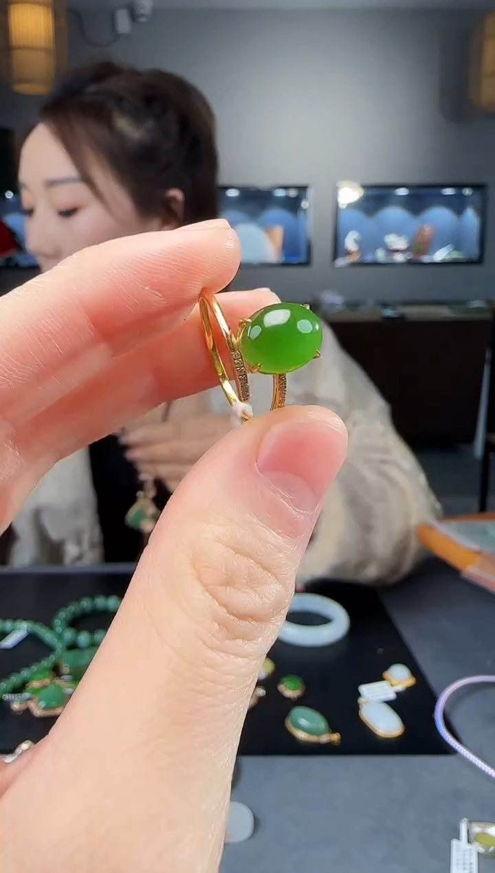 【闪购商品】和田玉戒指18K金镶嵌1