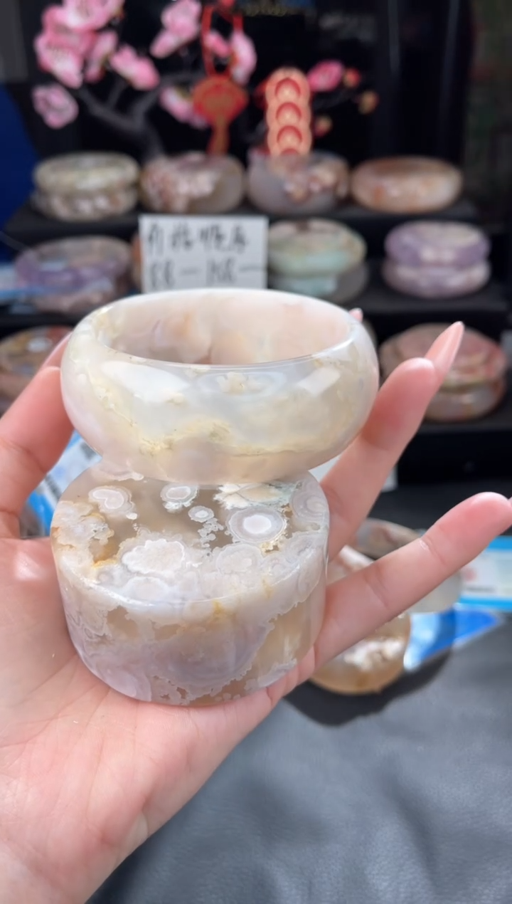 【闪购商品】石英质玉手镯未镶嵌65