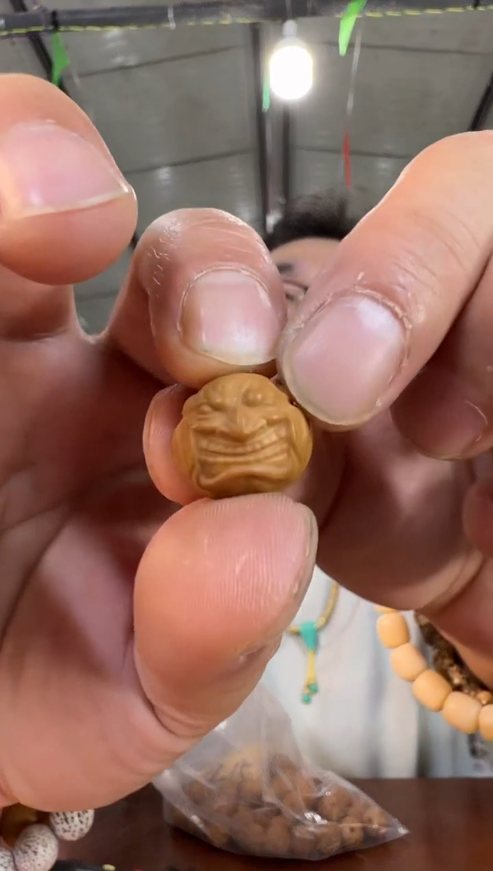 猴头核桃吊坠X10实物为准多样发其一