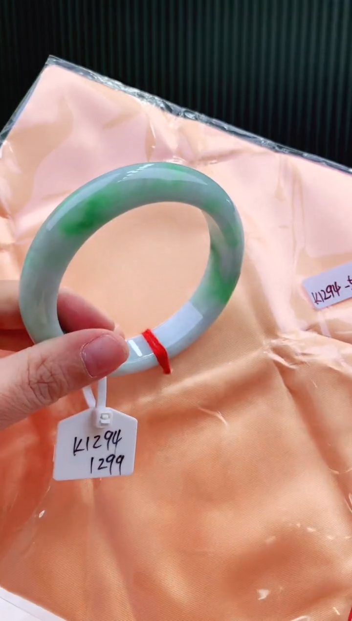 未镶嵌手镯翡翠57