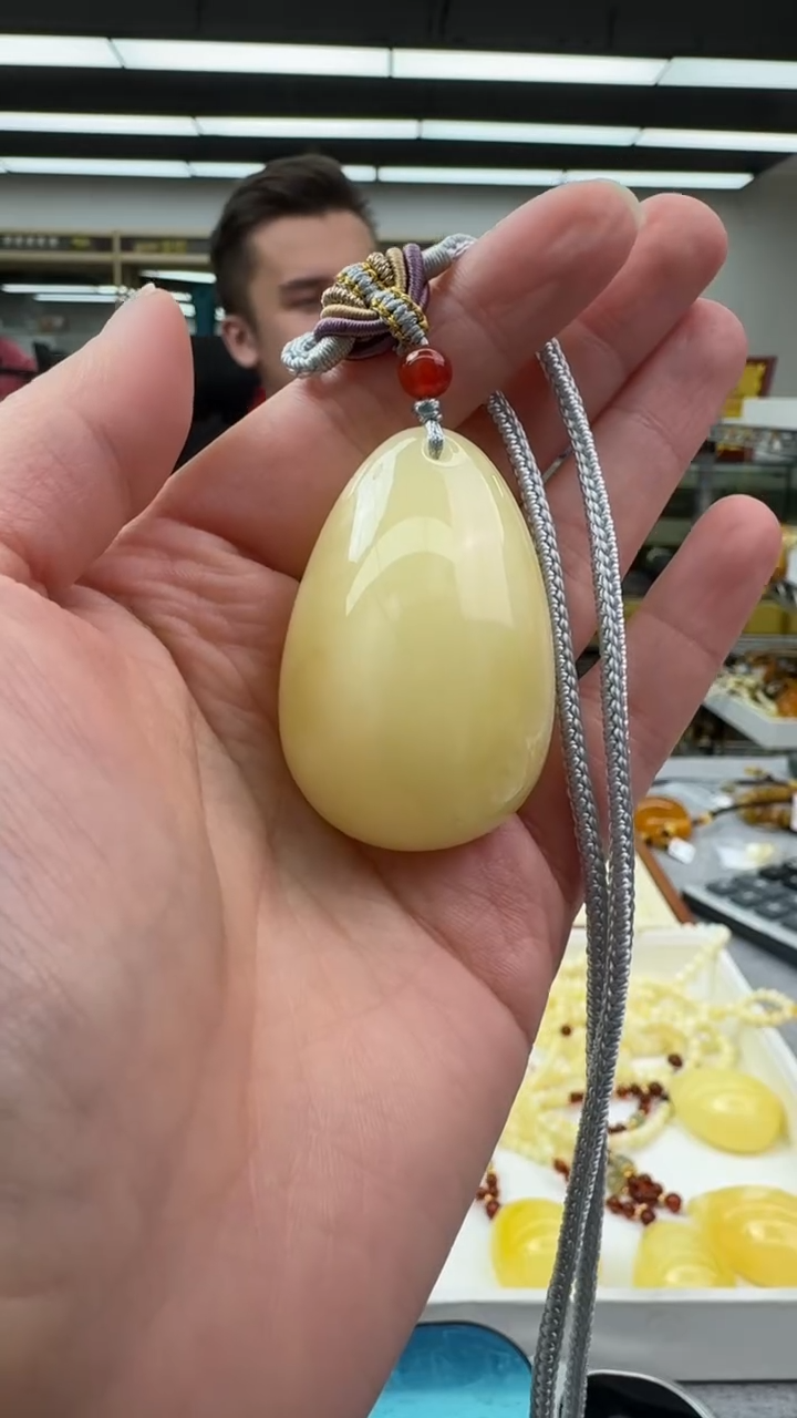 【闪购商品】琥珀颈饰未镶嵌646秒拍号