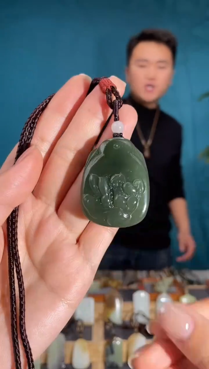 颈饰未镶嵌和田玉1