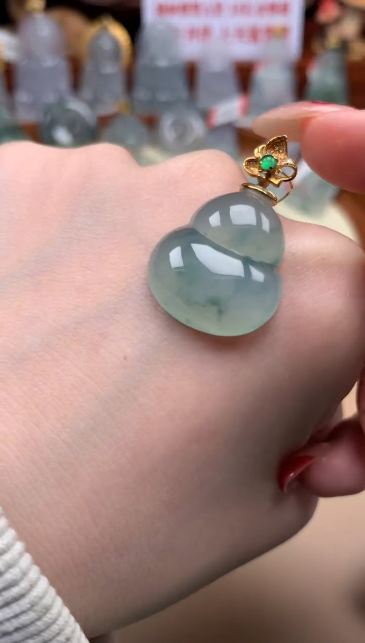 【闪购商品】翡翠颈饰18K金镶嵌葫芦