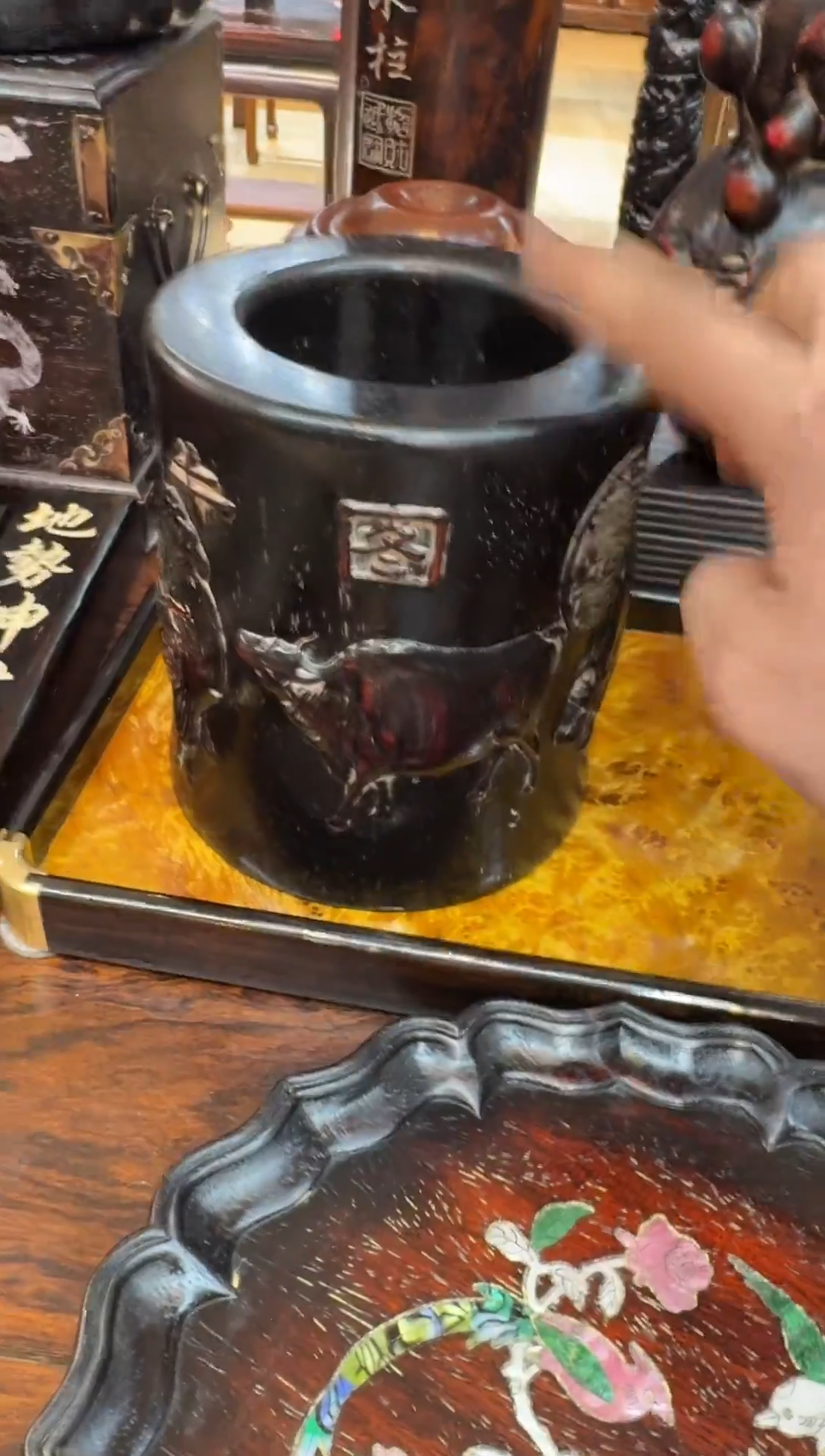 木木紫檀五牛图笔筒