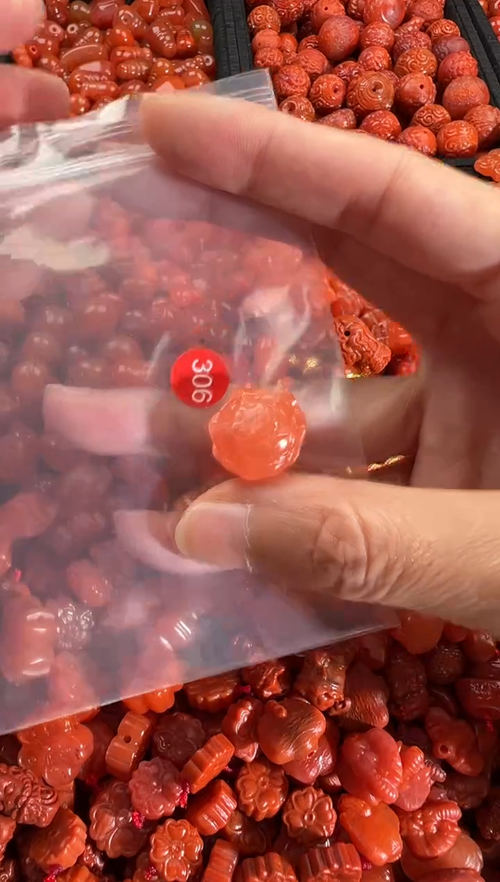 【闪购商品】南红玛瑙颈饰未镶嵌1