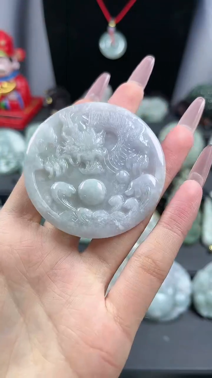 【闪购商品】翡翠颈饰未镶嵌龙戏珠