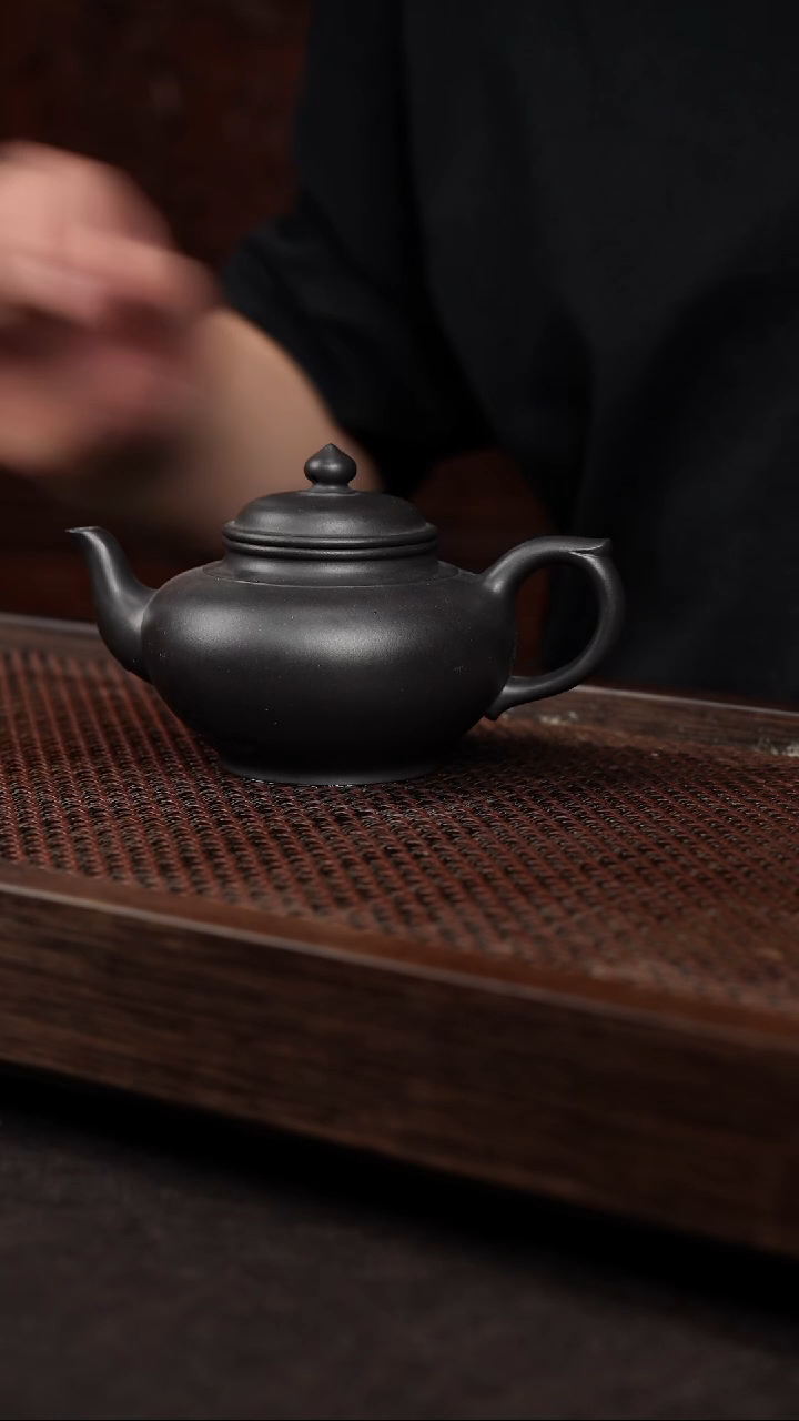 【闪购商品】紫砂茶壶黑料笑樱{大}