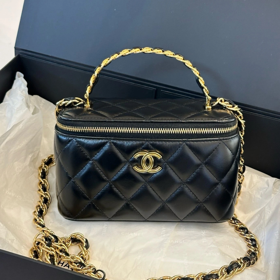 99新 Chanel/香奈儿 小花Jerry23S 手柄长盒子化妆包 带镜子 黑色
