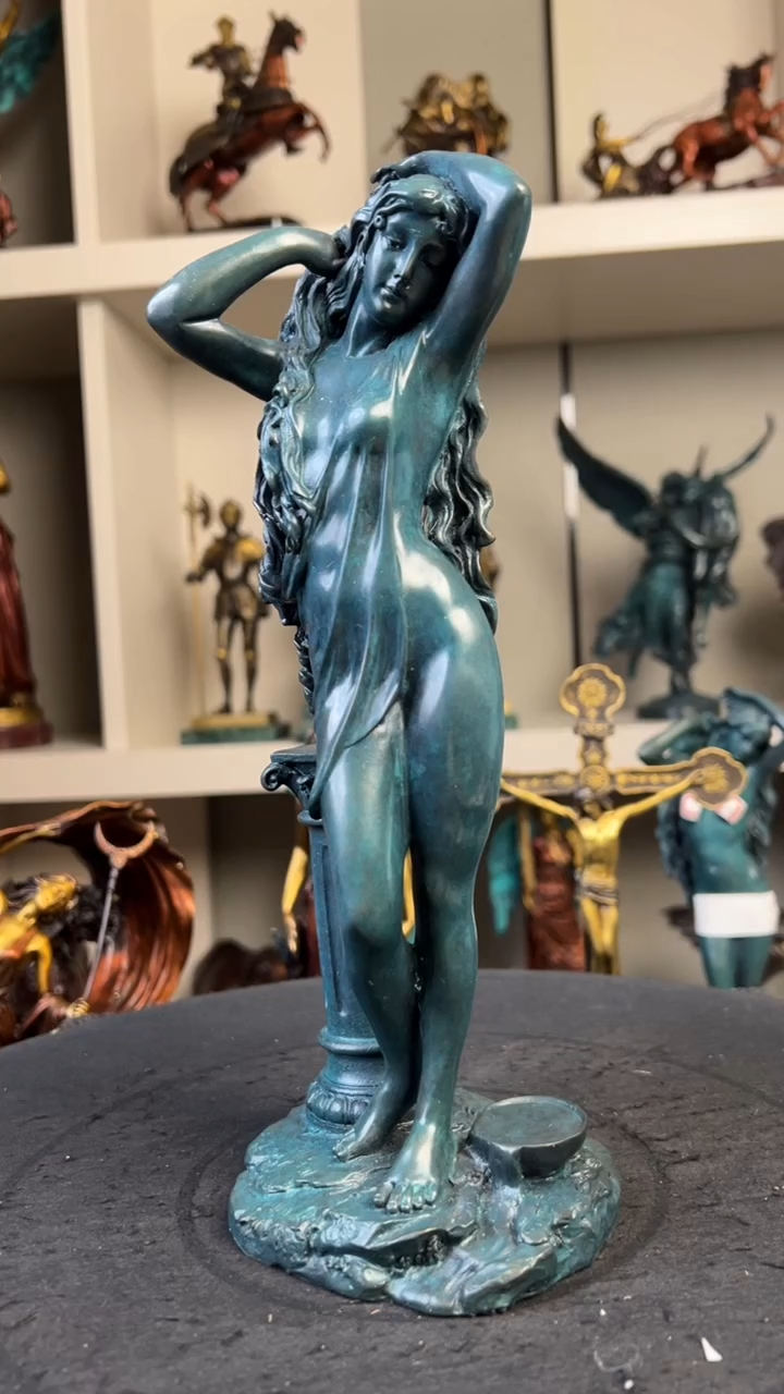 精铜材质 精美雕塑