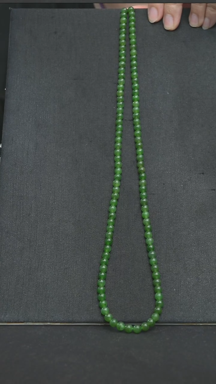 颈饰未镶嵌和田玉（碧玉）5.6mm