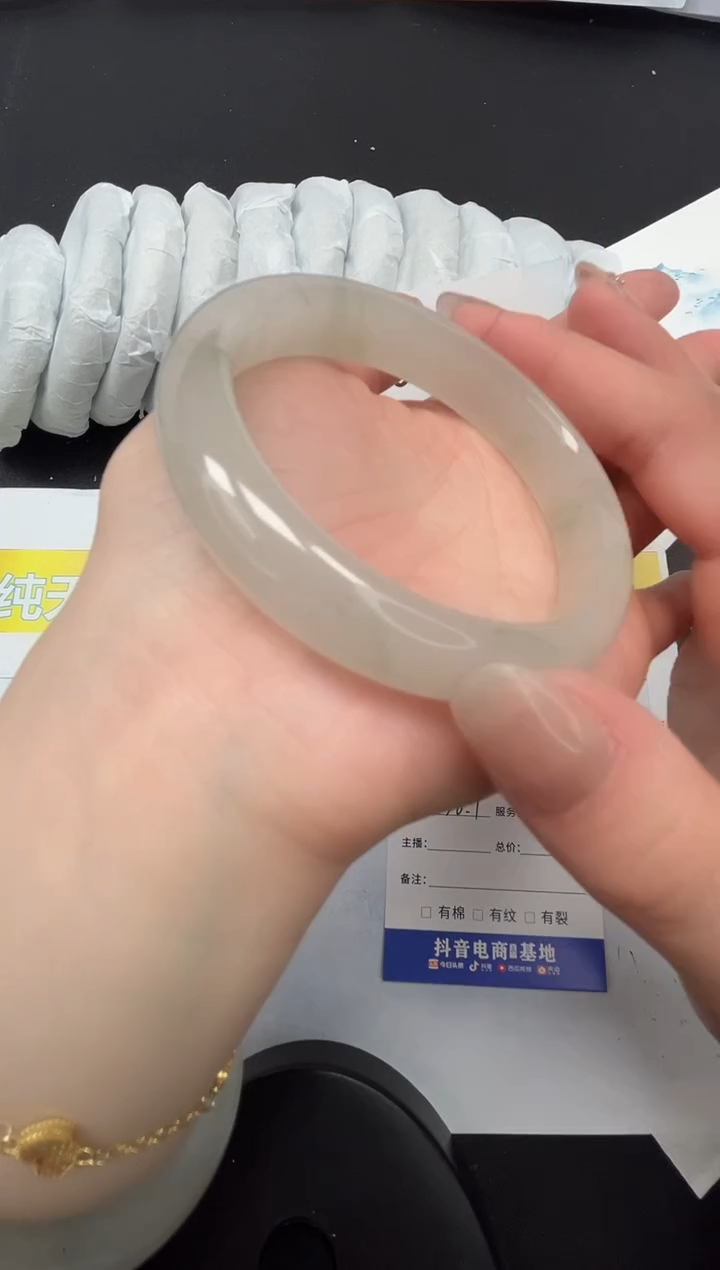 【闪购商品】石英质玉手镯未镶嵌58-58.7