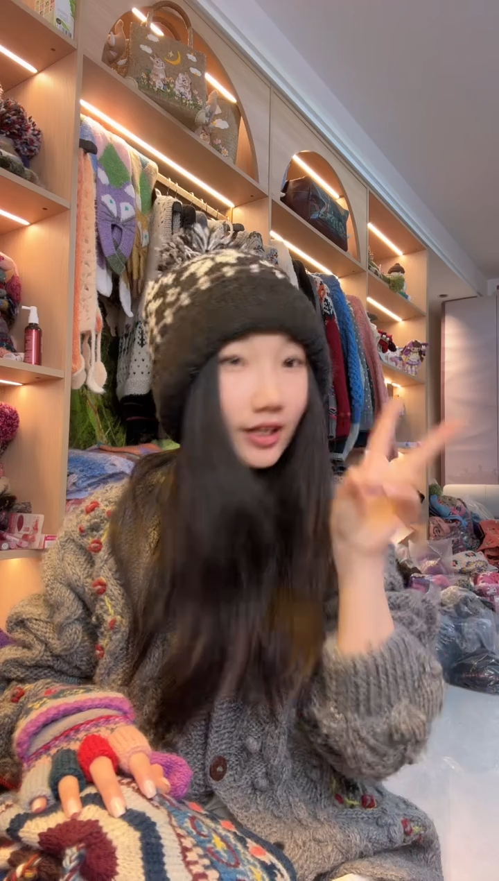 羊毛z*y郁金香马甲开衫帽子