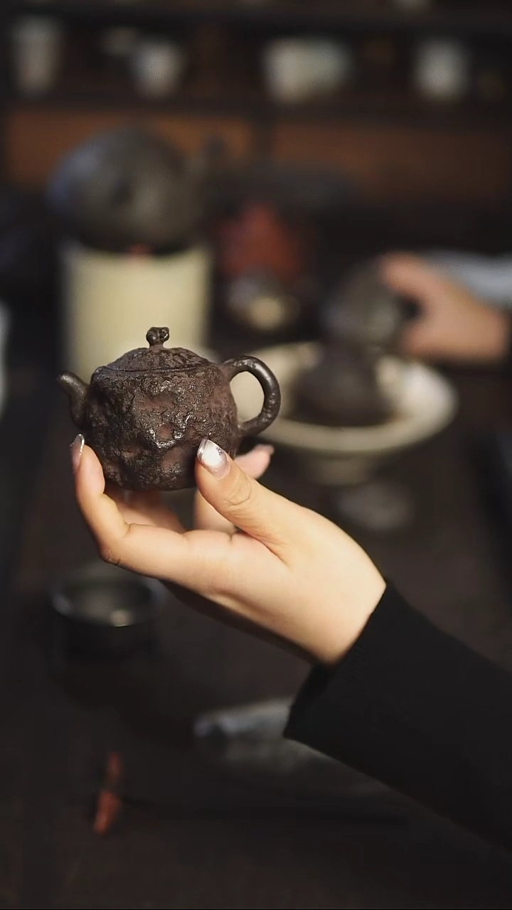 【闪购商品】浟庐手作 正把手捏壶