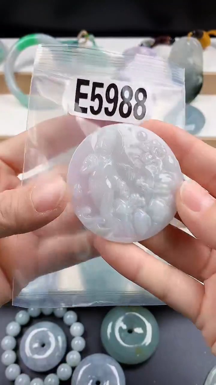 颈饰未镶嵌翡翠天然翡翠吊坠挂件