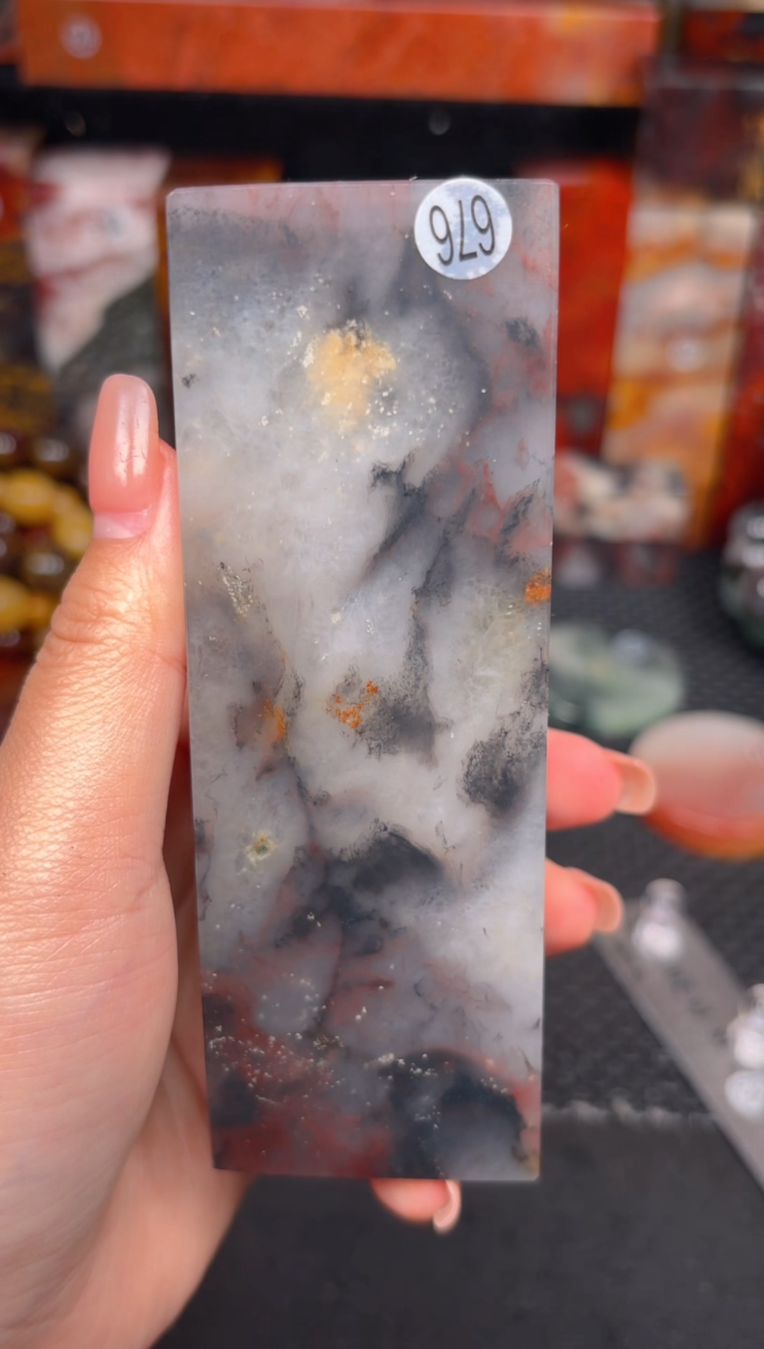 玉桂林鸡血玉摆件 编号：676