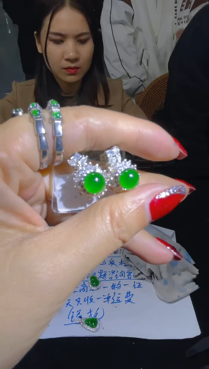 【闪购商品】定制翡翠未镶嵌天然A货翡翠多样性发货拍一发一