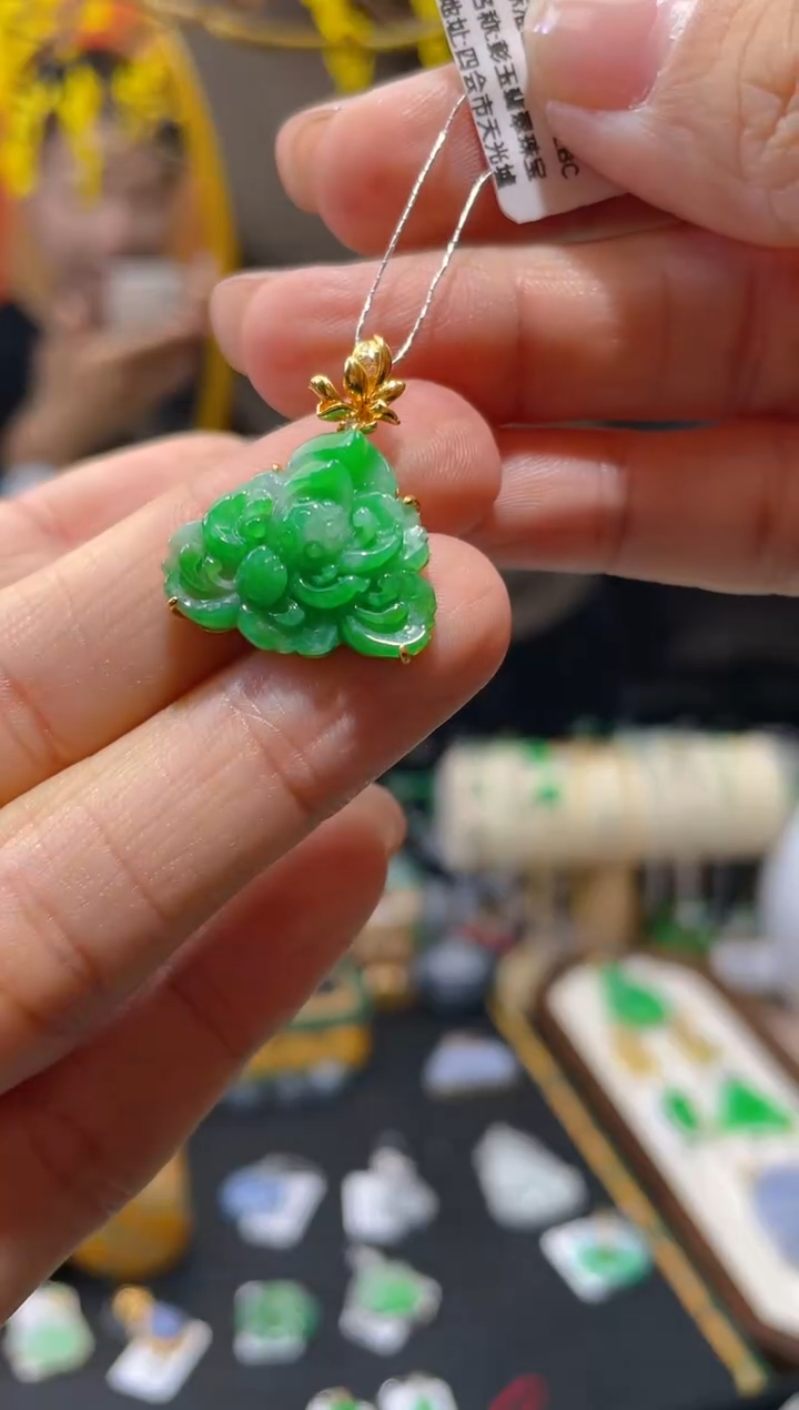 【闪购商品】翡翠颈饰18K金镶嵌假一赔三