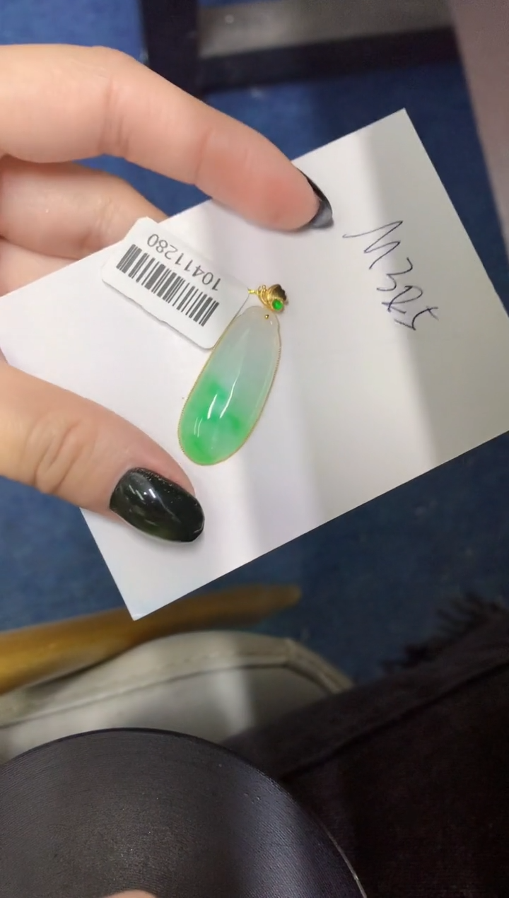 【闪购商品】翡翠颈饰18K金镶嵌0000000000