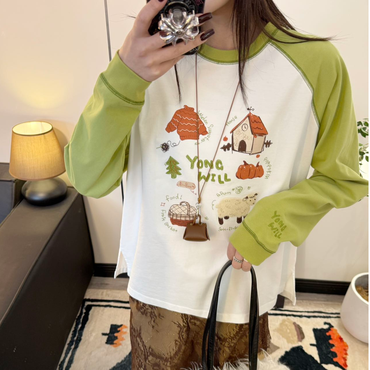 Yongwill小羊纸袋1303抽象羊撞色插肩袖圆领长袖打底衫宽松卡通