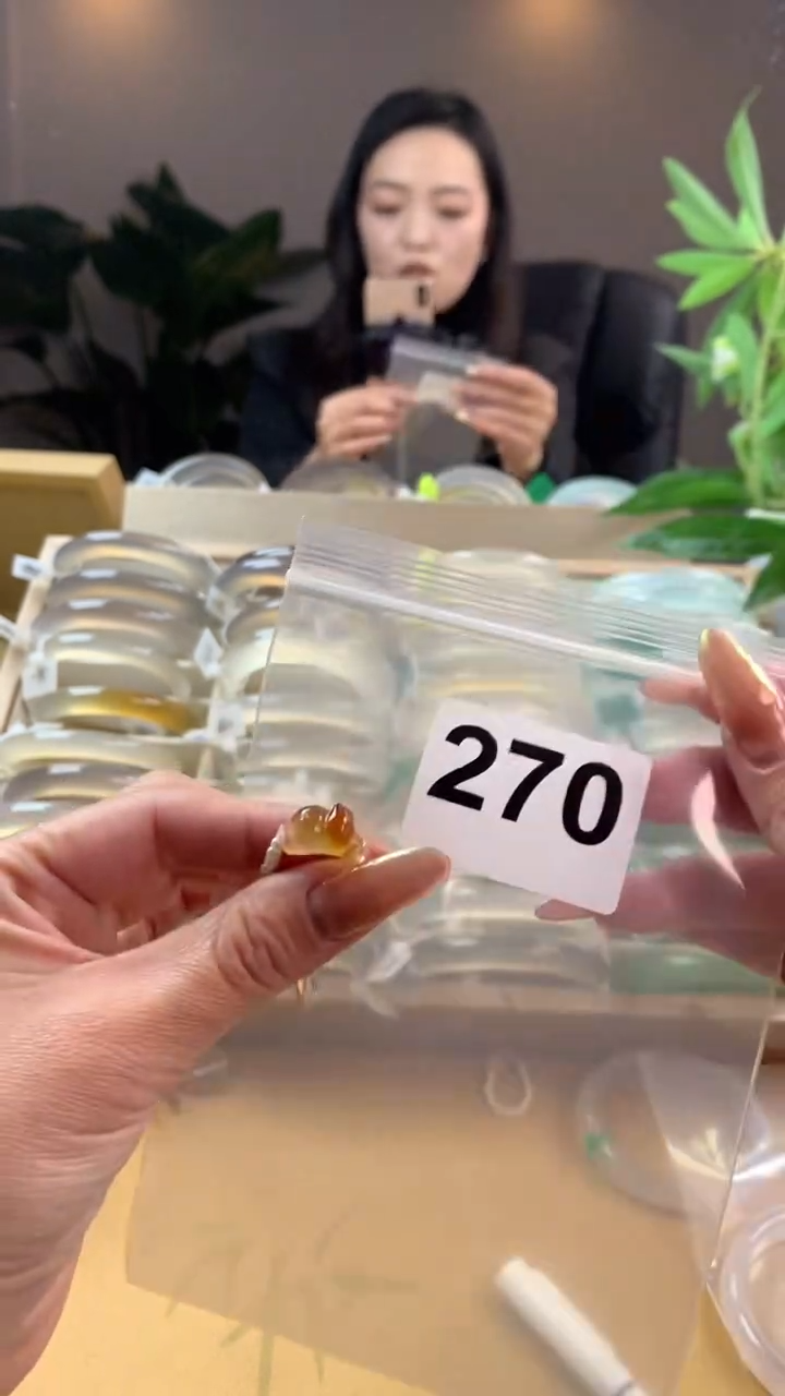 【闪购商品】玛瑙/玉髓手镯未镶嵌270