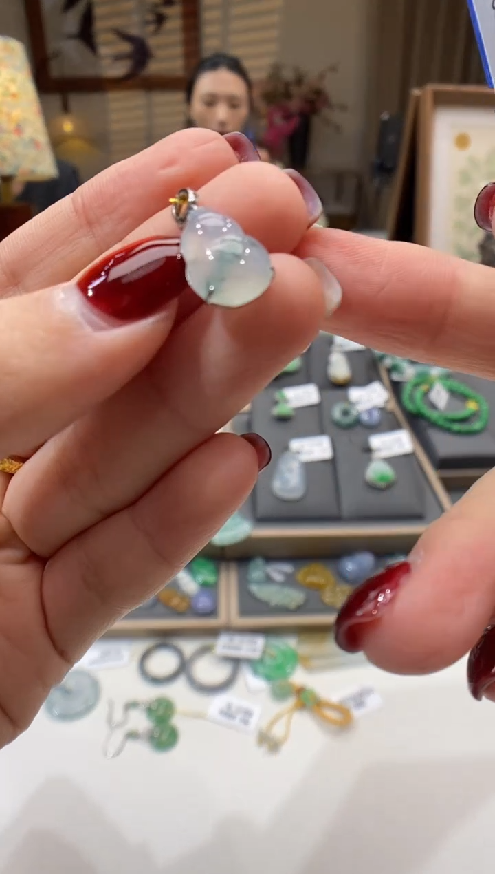 【闪购商品】翡翠颈饰18K金镶嵌葫芦