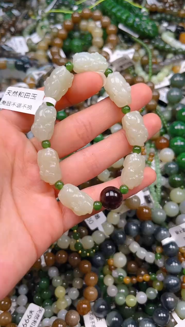 颈饰未镶嵌和田玉1