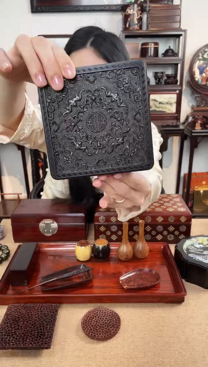 黑酸枝木类成套家具四方盒