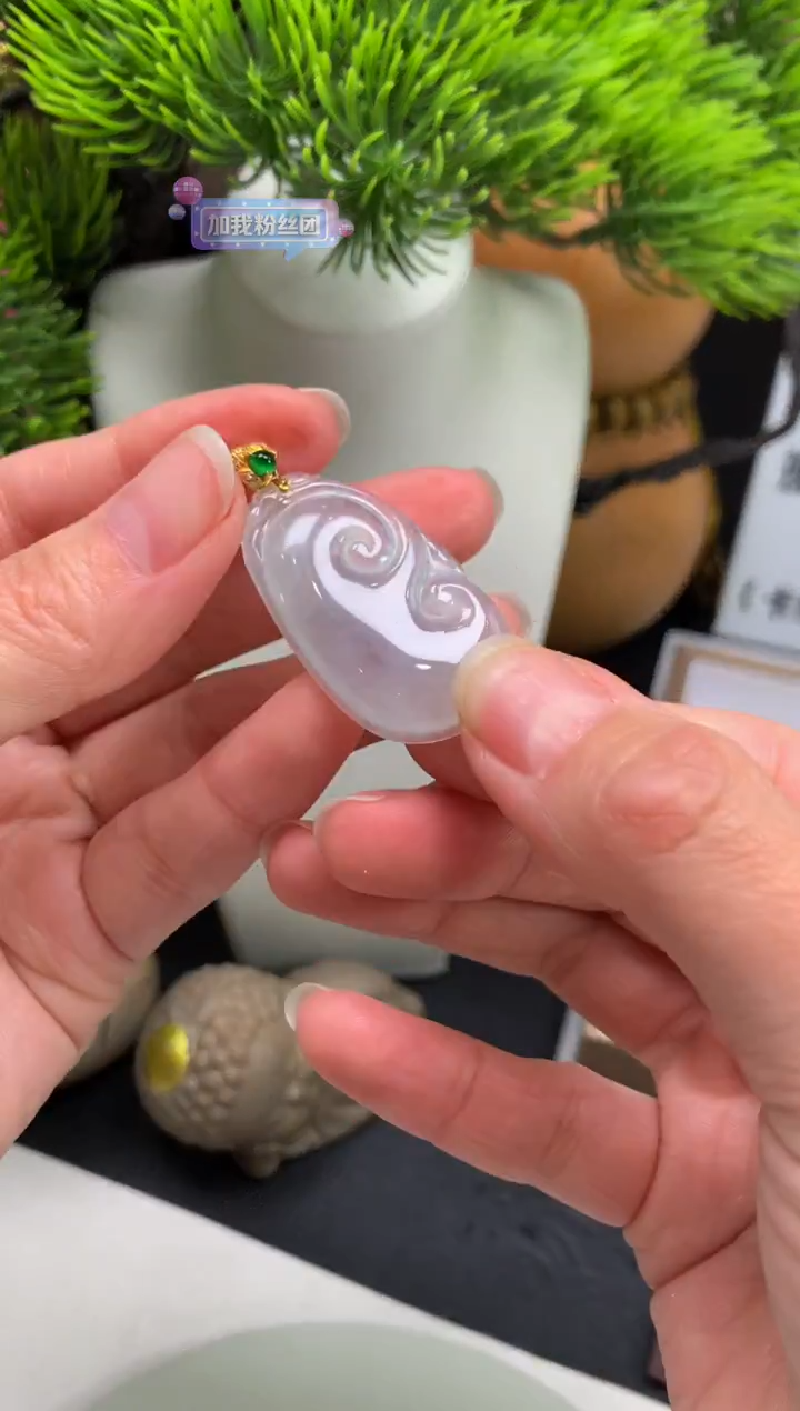 颈饰18K金镶嵌翡翠妞*贝---125483