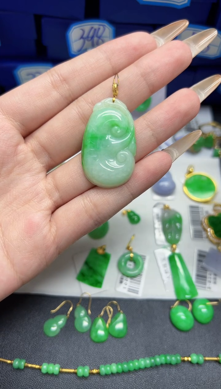 【闪购商品】翡翠颈饰18K金镶嵌Y缅料A货/支持复检/一件