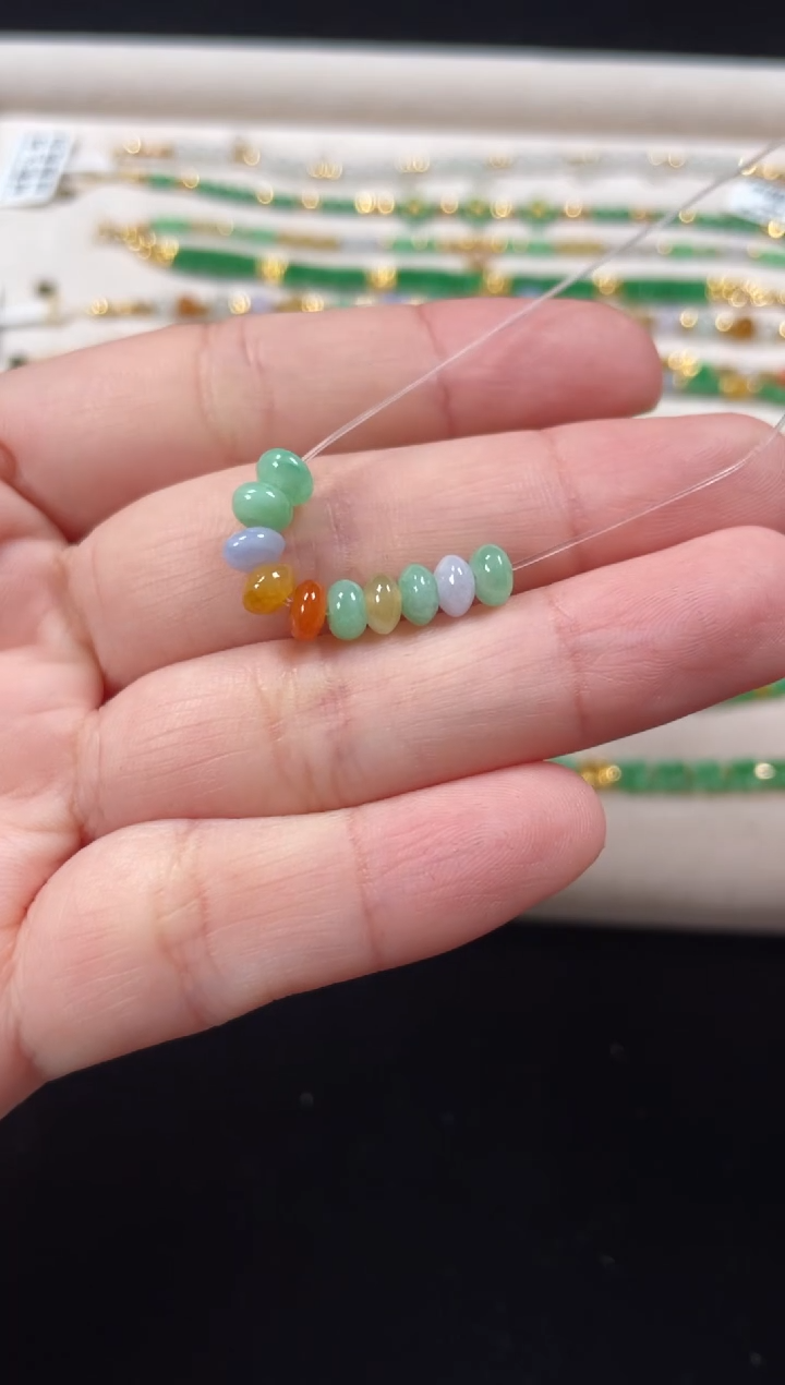 未镶嵌手串翡翠一条   P615