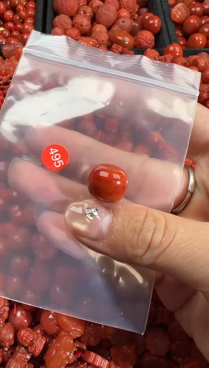 南红玛瑙合金颈饰1