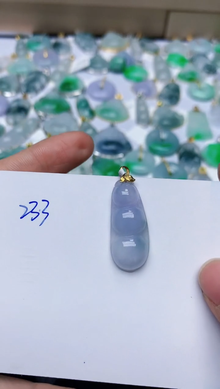 【闪购商品】翡翠颈饰18K金镶嵌天然翡翠A货   