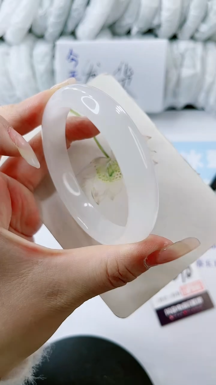 【闪购商品】石英质玉手镯合金多样性发货V278