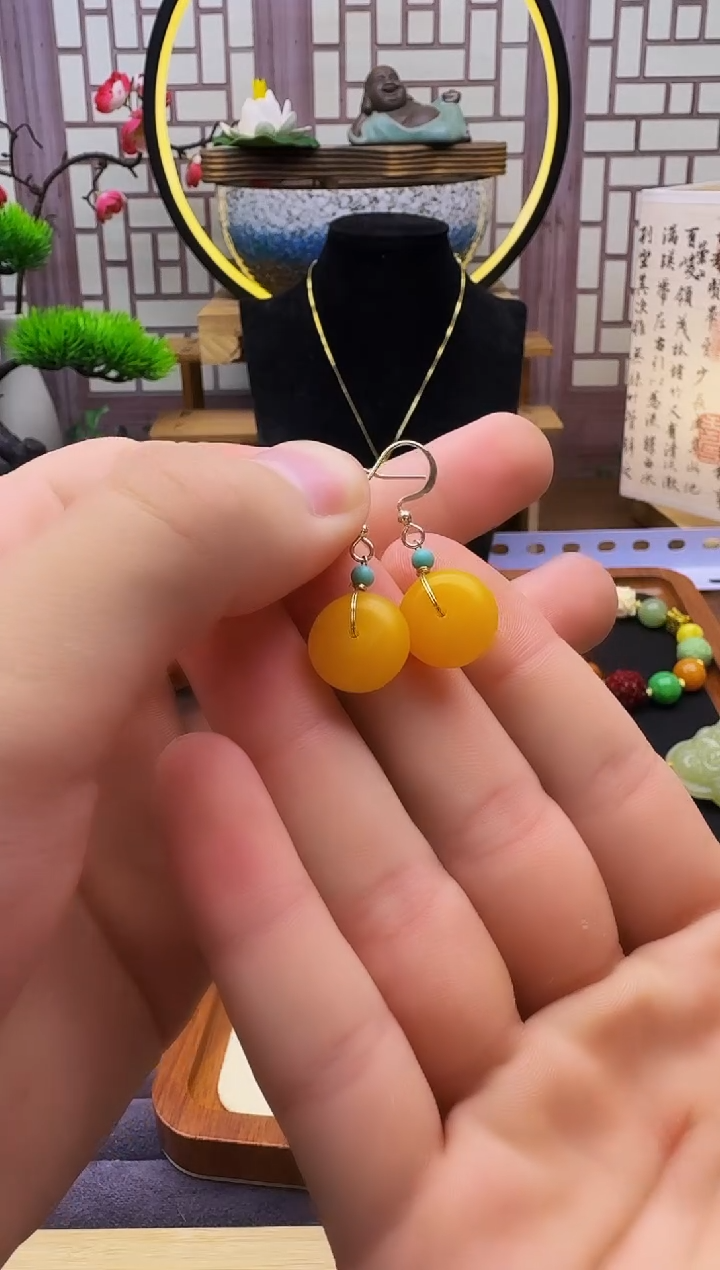 14K金镶嵌蜜蜡耳饰E82